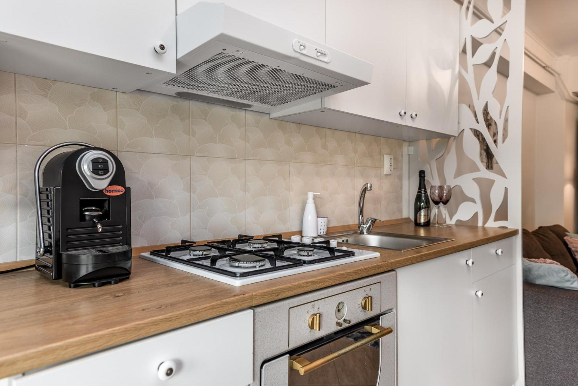Dreamgarden Airport Apartment & Secure Parking & Airport Shuttle Iasi Exterior foto