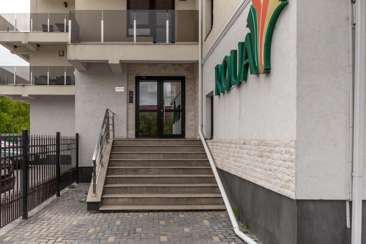 Dreamgarden Airport Apartment & Secure Parking & Airport Shuttle Iasi Exterior foto